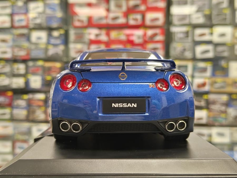 RARE PRE-OWNED Nissan GTR R35 Blue 1:18 Norev 188052