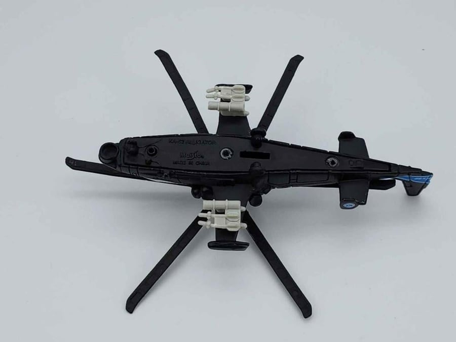 Kamov KA-52 Alligator Russian Attack Helicopter, Tailwinds Series 1:87 Maisto 15088