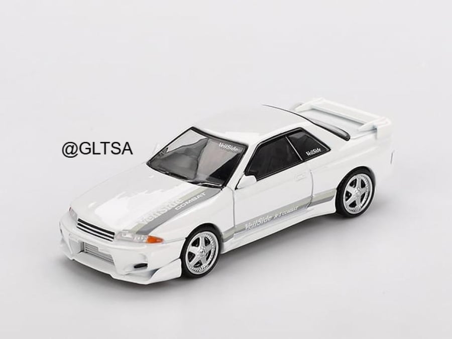 Nissan Skyline GT-R (R32) VeilSide Combat C-I White RHD 1:64 MINI GT MGT01066-CH