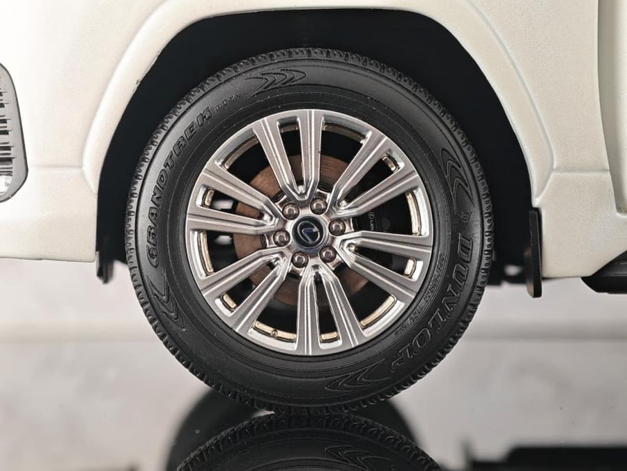 Lexus LX600 White 1:18 LCD Models LCD18021-WH