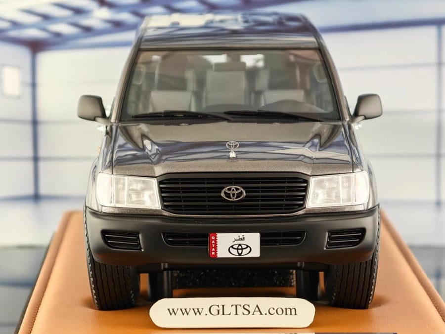 RARE Toyota Land Cruiser Grey 1:18 Old School Models LIMITED 04/60