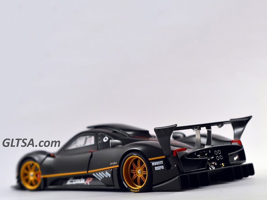 RARE Pagani Zonda R Carbon Fiber Black 1:18 AUTOart 78261
