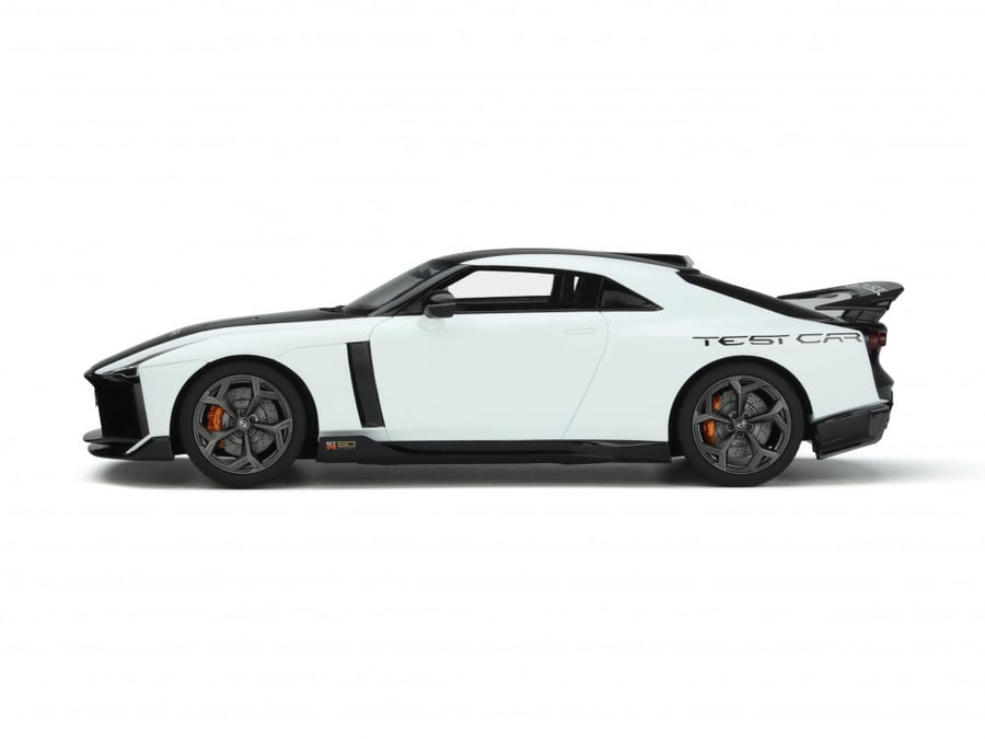 Nissan GT-R50 White / Black 1:18 GT Spirit GT853