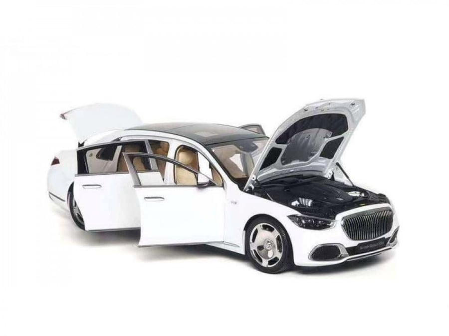 Mercedes-Maybach S-Class Diamond White 1:18 Almost Real 820116