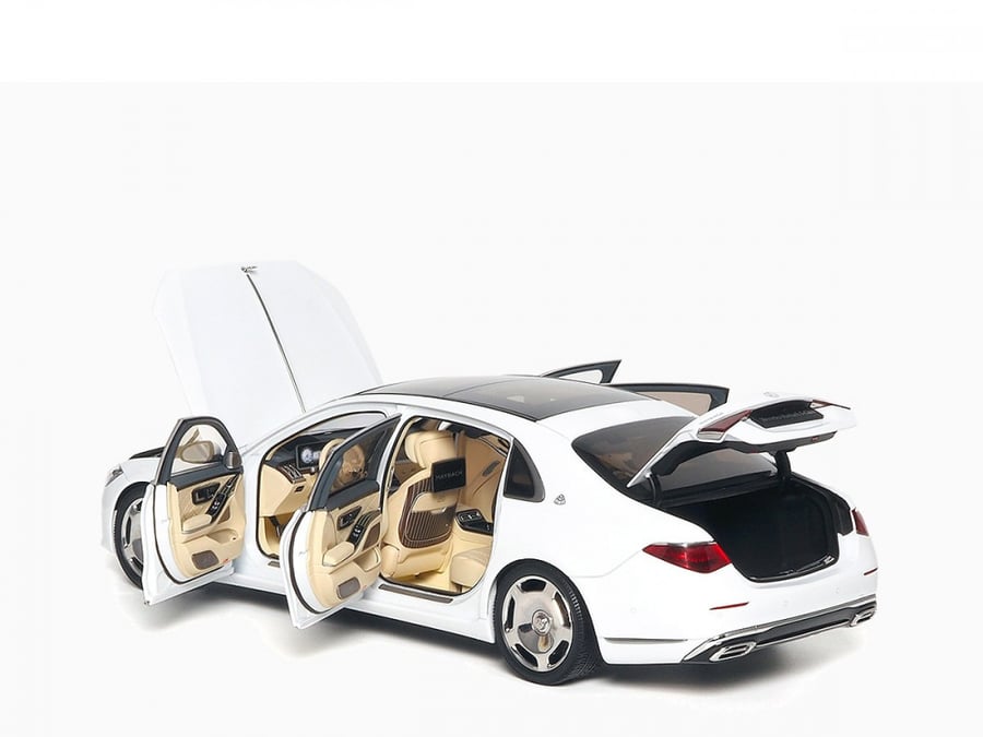 Mercedes-Maybach S-Class Diamond White 1:18 Almost Real 820116