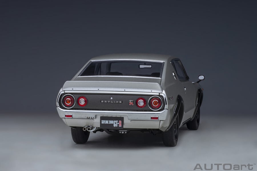 Nissan Skyline GT-R (KPGC110) Standard Version (Silver) 1:18 AUTOart 77471