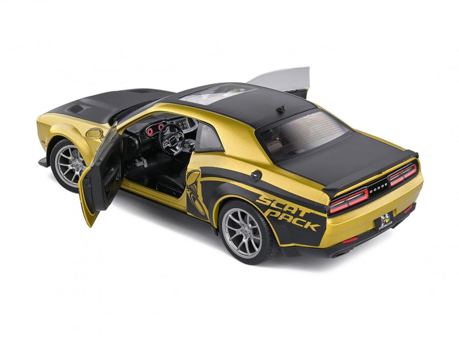 Dodge Challenger R/T Scat Pack Widebody Gold Black 1:18 Solido S1805707