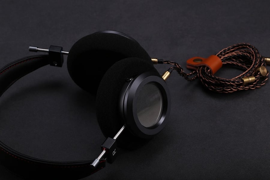 سماعة رأس سلكية HiFi فوق الأذن مفتوحة من الخلف مزودة بمجموعة كاملة من المعدن صوت عالي الجودة