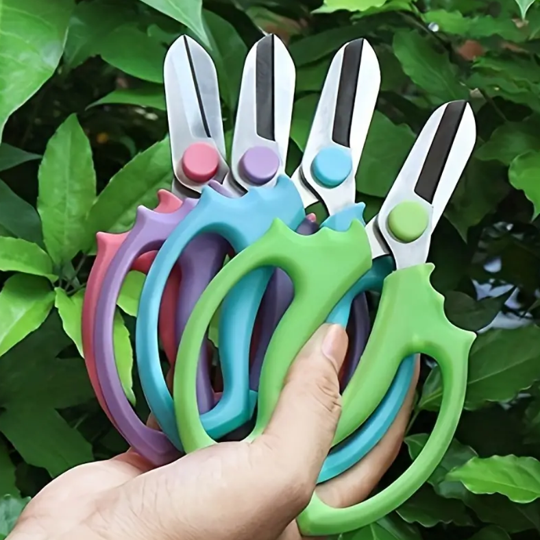 Plant trimming scissors