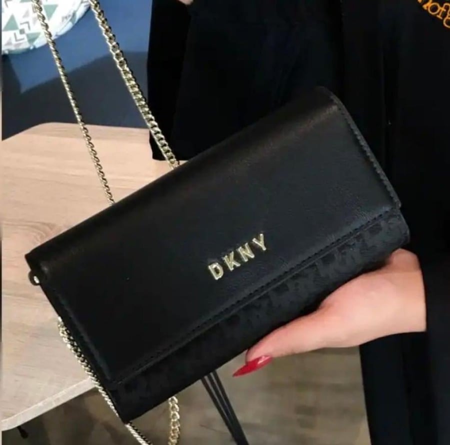 شنطة DKNY  مع بوكس