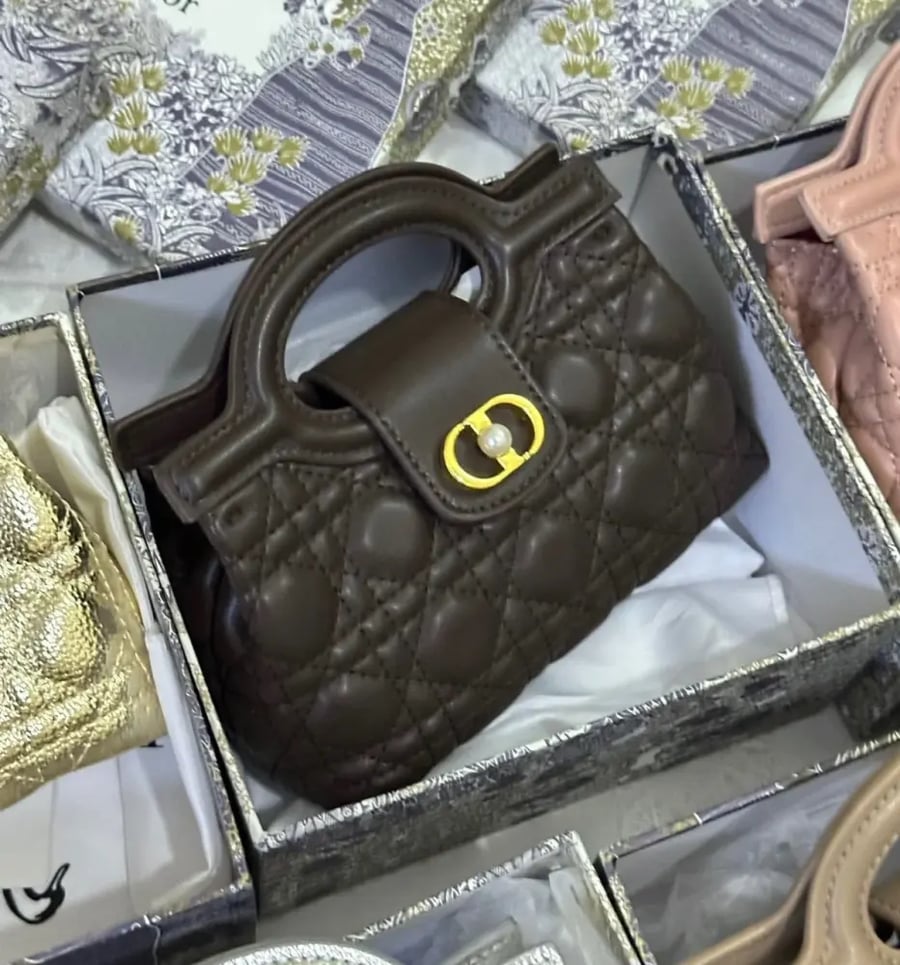 شنطة ديور مع بوكس