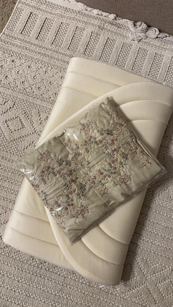 Prayer set + carpet with cover closed