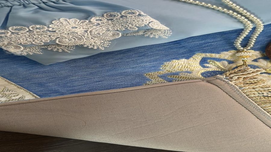 Thick rug + fitted sheet
