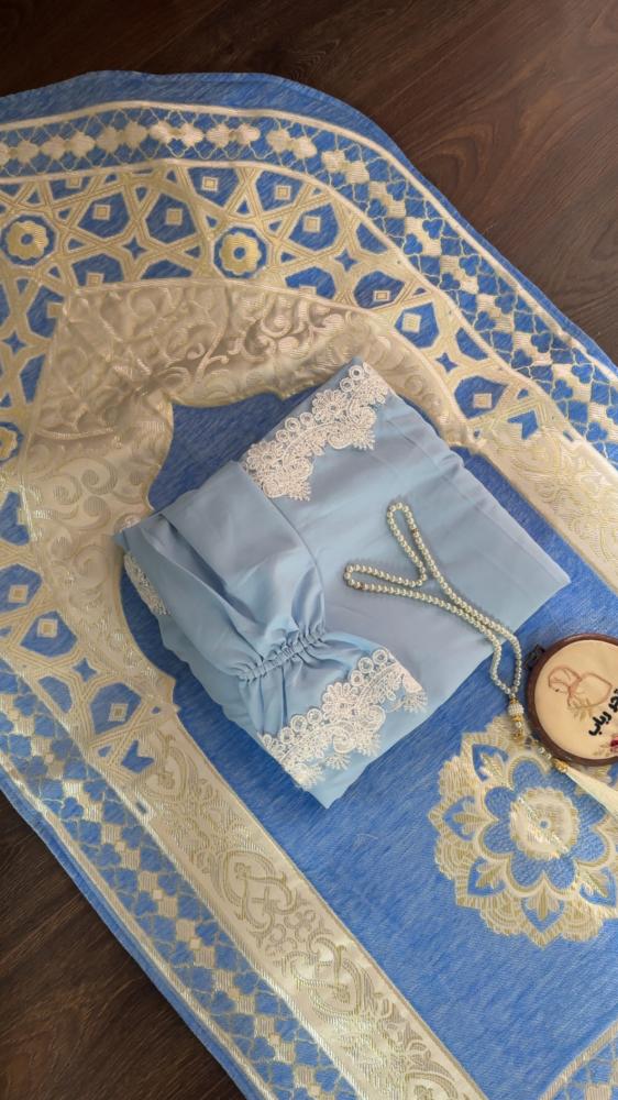 Thick rug + fitted sheet