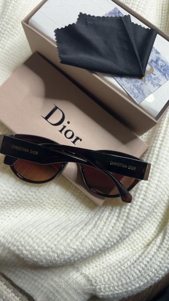 Dior glasses, very luxurious, with accessories