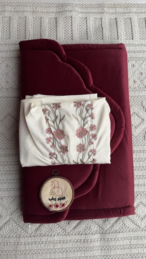 Prayer set with cover and zipper