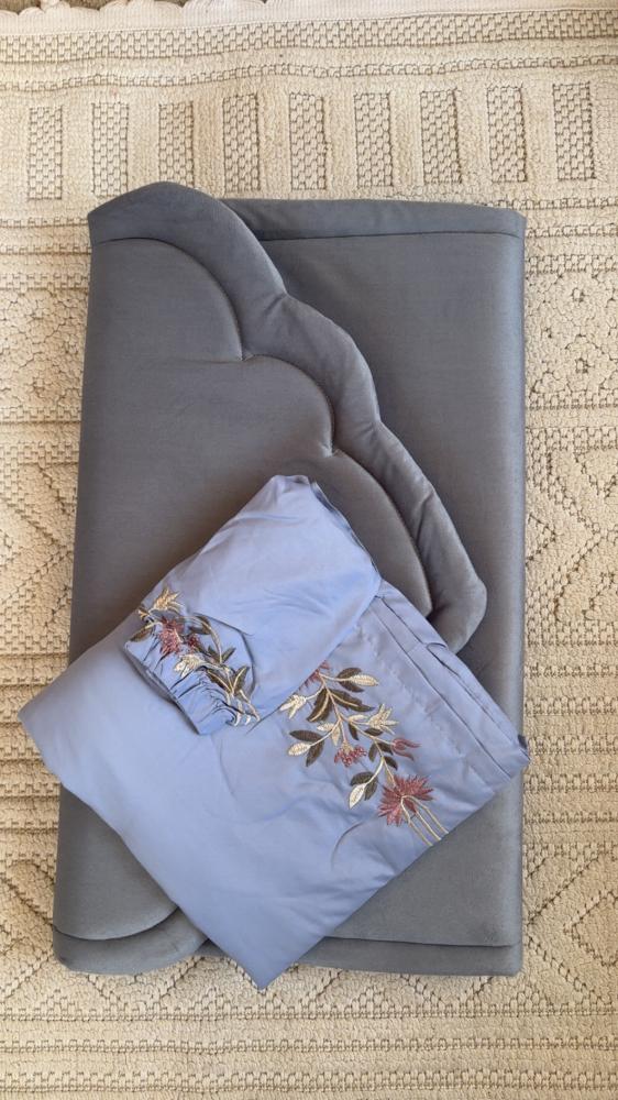 Prayer set with cloth cover