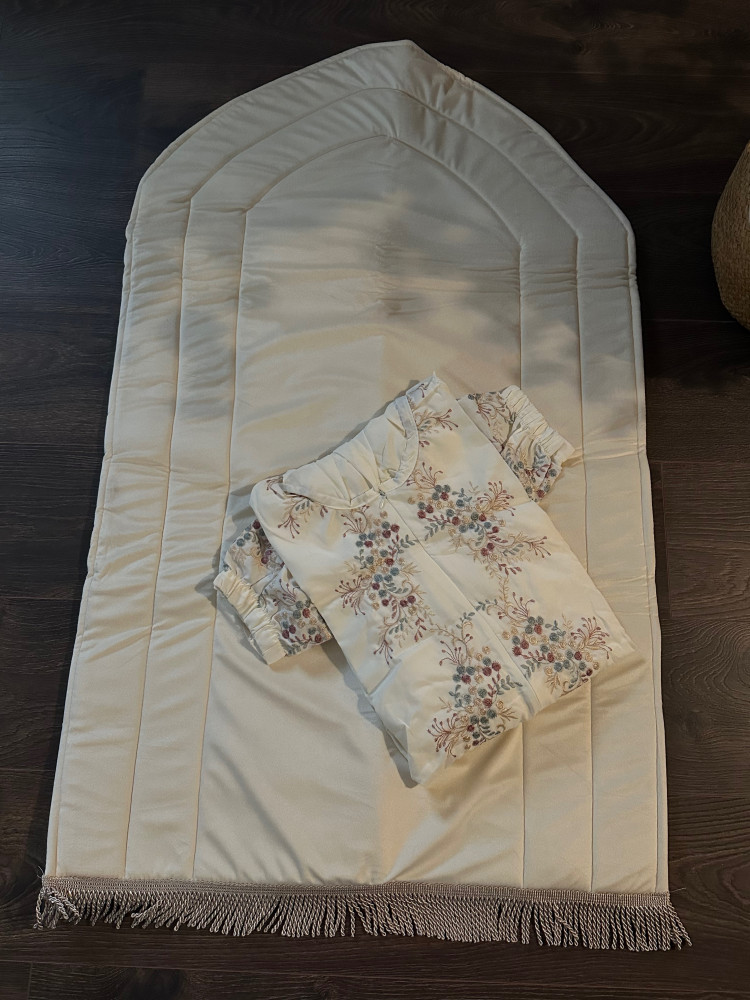 Luxurious prayer outfit