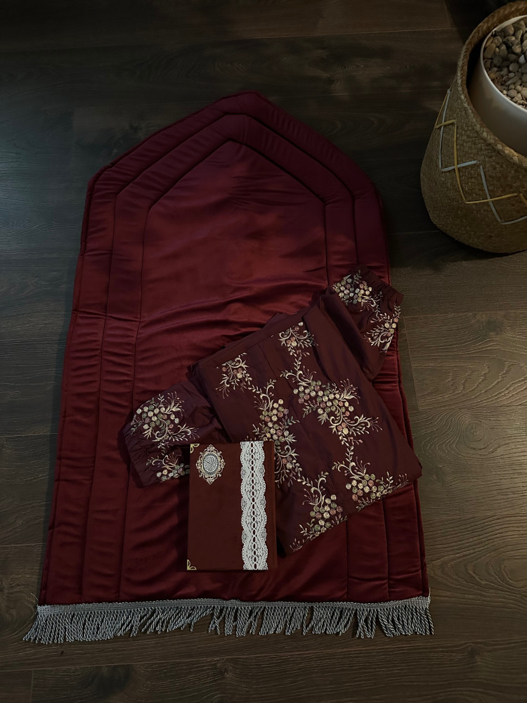 A prayer set with an elegant Mushaf