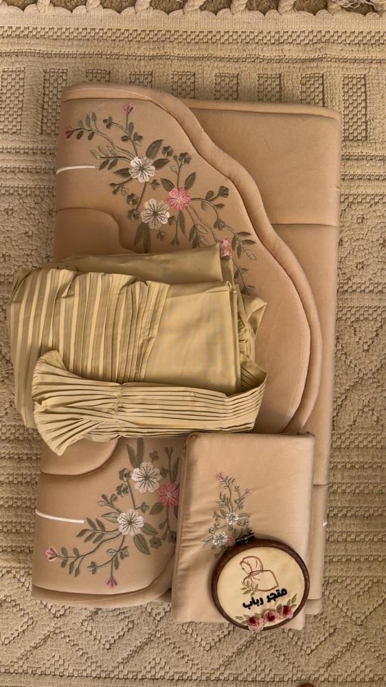 Very luxurious prayer set.