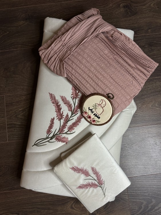 Very very luxurious prayer set.