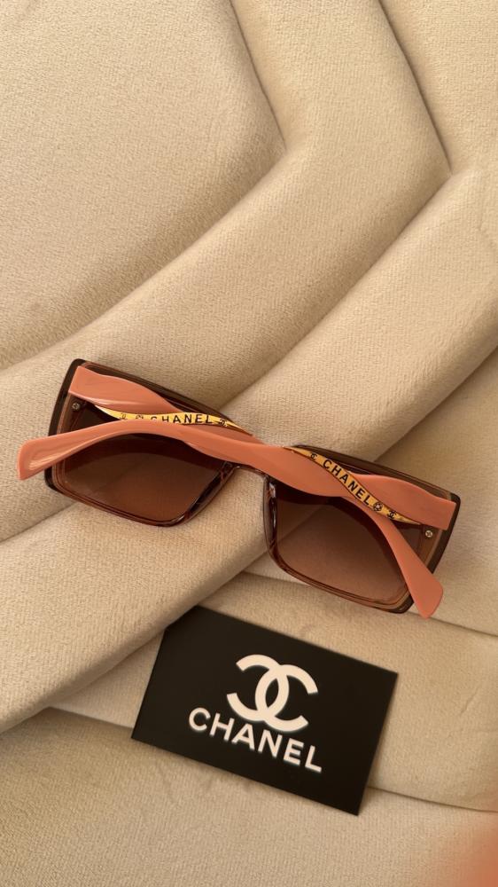 Chanel glasses, very luxurious, with accessories