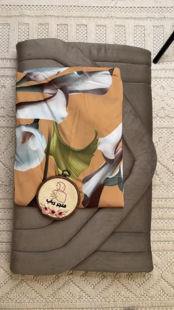 طقم صلاة  + سجاد  مع شرشف بودرة سحاب
