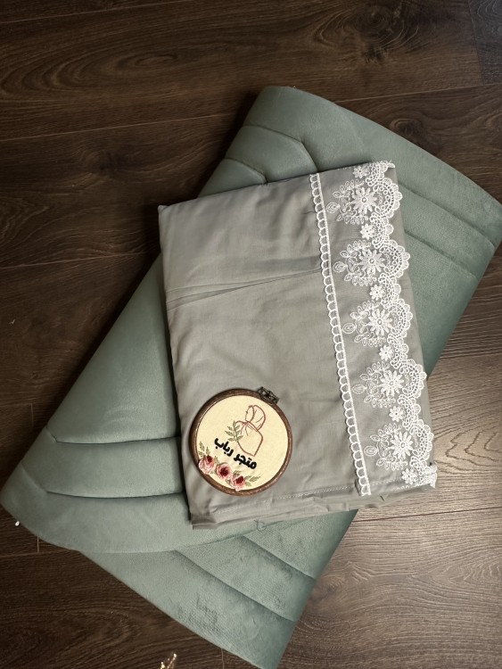طقم صلاة + سجاد مع شرشف  مرد ( ربطة)