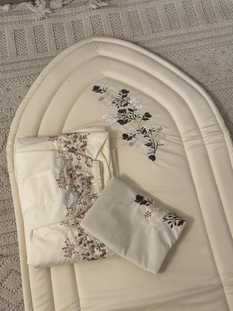 Very very luxurious prayer set.