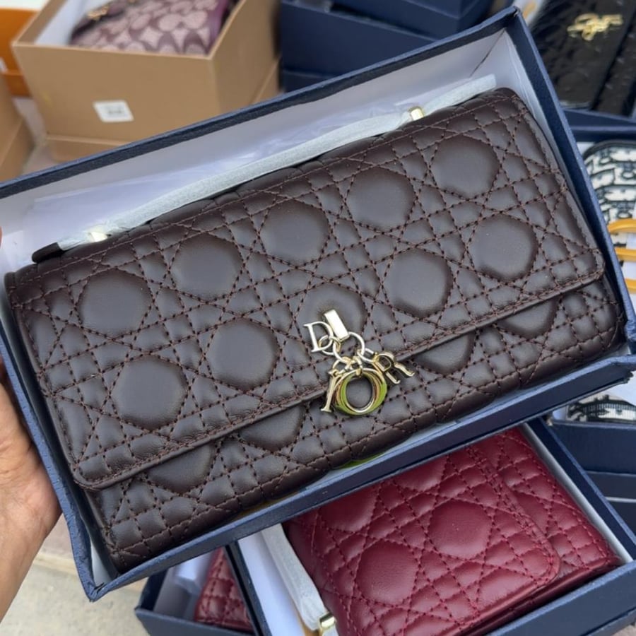 شنطة ديور مع بوكس