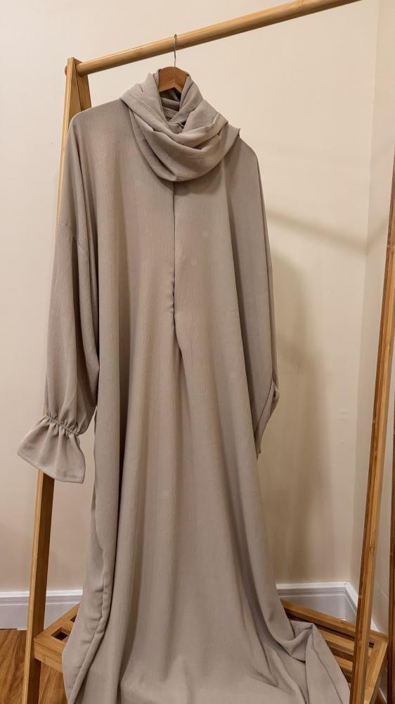 طقم صلاة + سجاد  مع  شرشف سي واي سحاب فخم