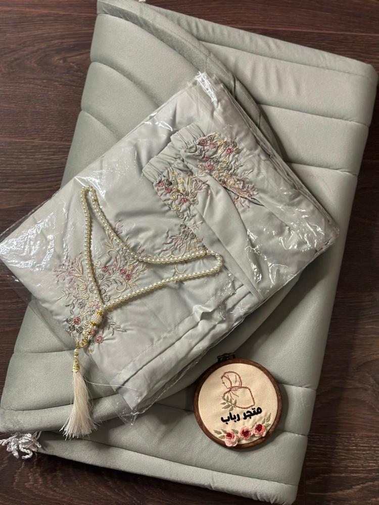 طقم صلاة اخضر + سجاد مع شرشف مرد ربطة