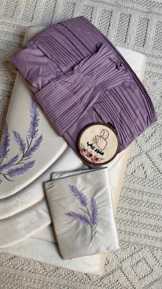 Very luxurious prayer set.