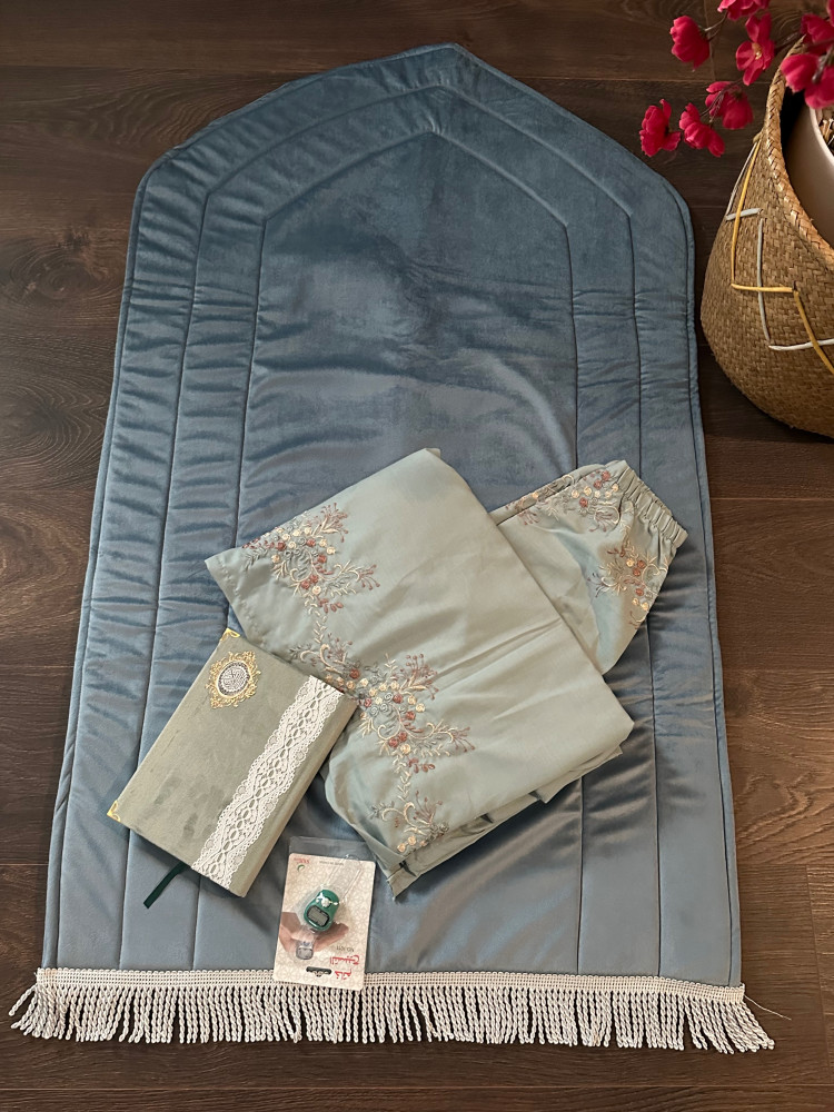 A prayer set with an elegant Mushaf