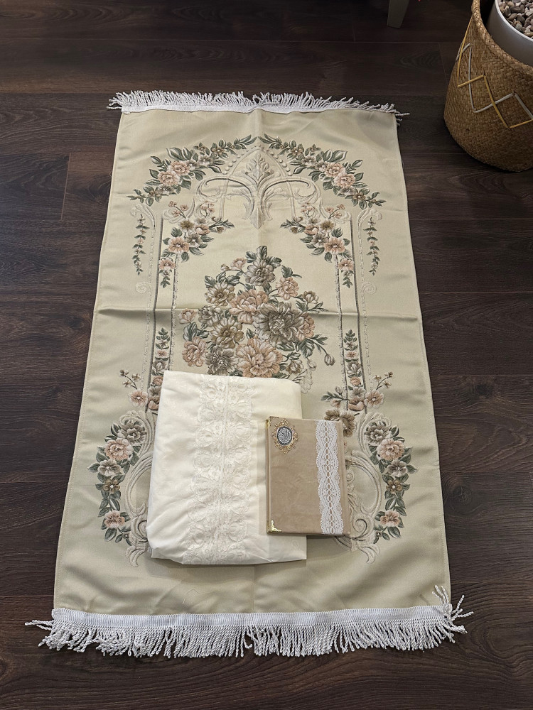 Luxurious prayer set with Quran