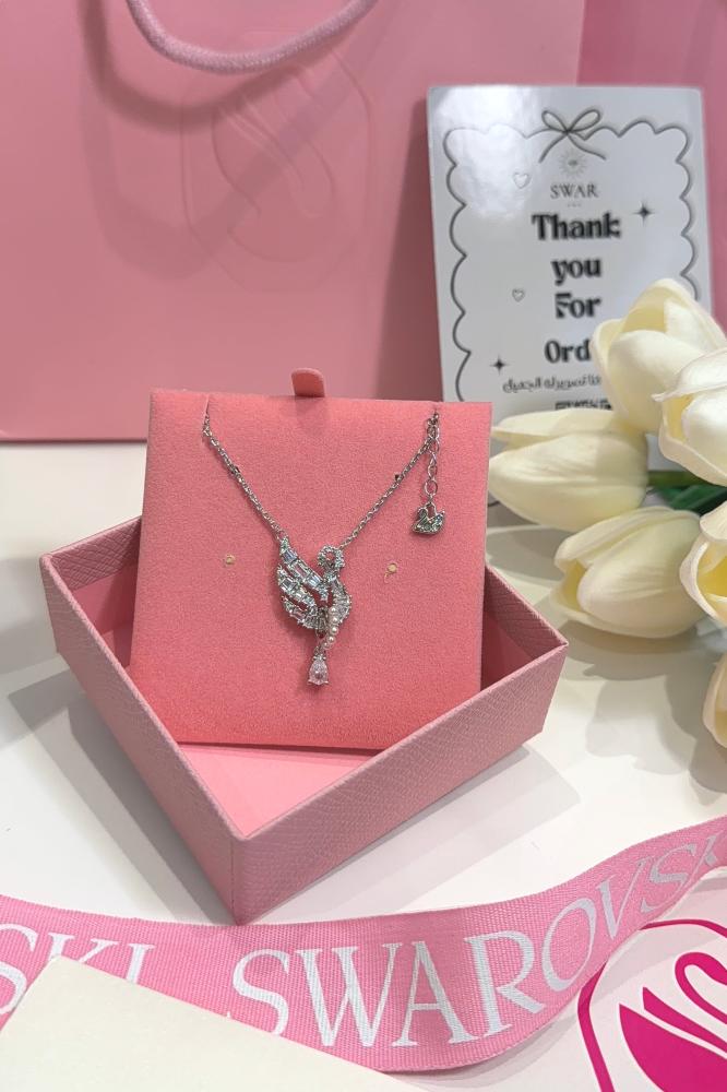 قلادة كريستال swan