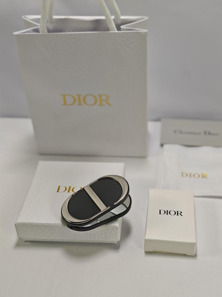 مرآة Dior’