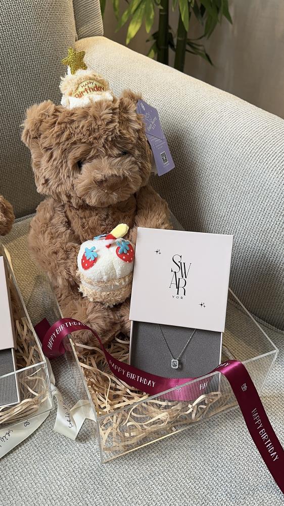 Bear box brownie + necklace
