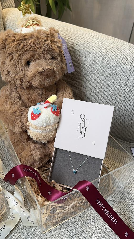 Bear box brownie + necklace