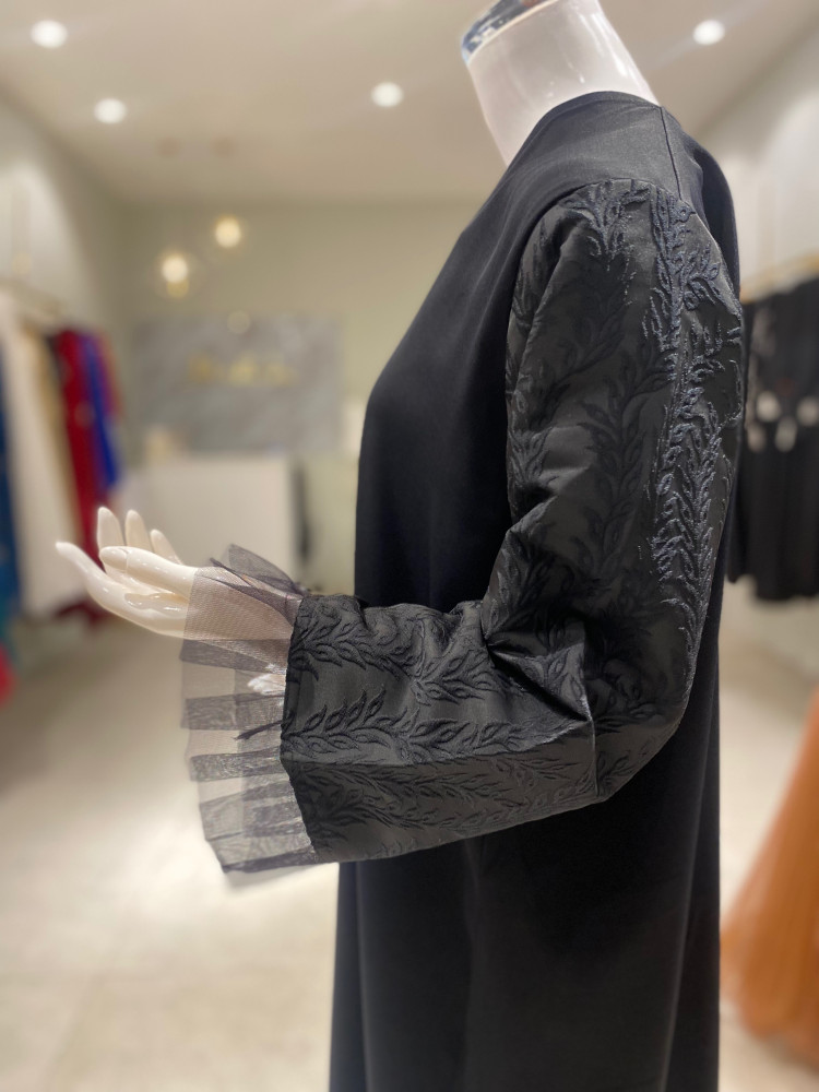 عبايه تطريز الاكمام