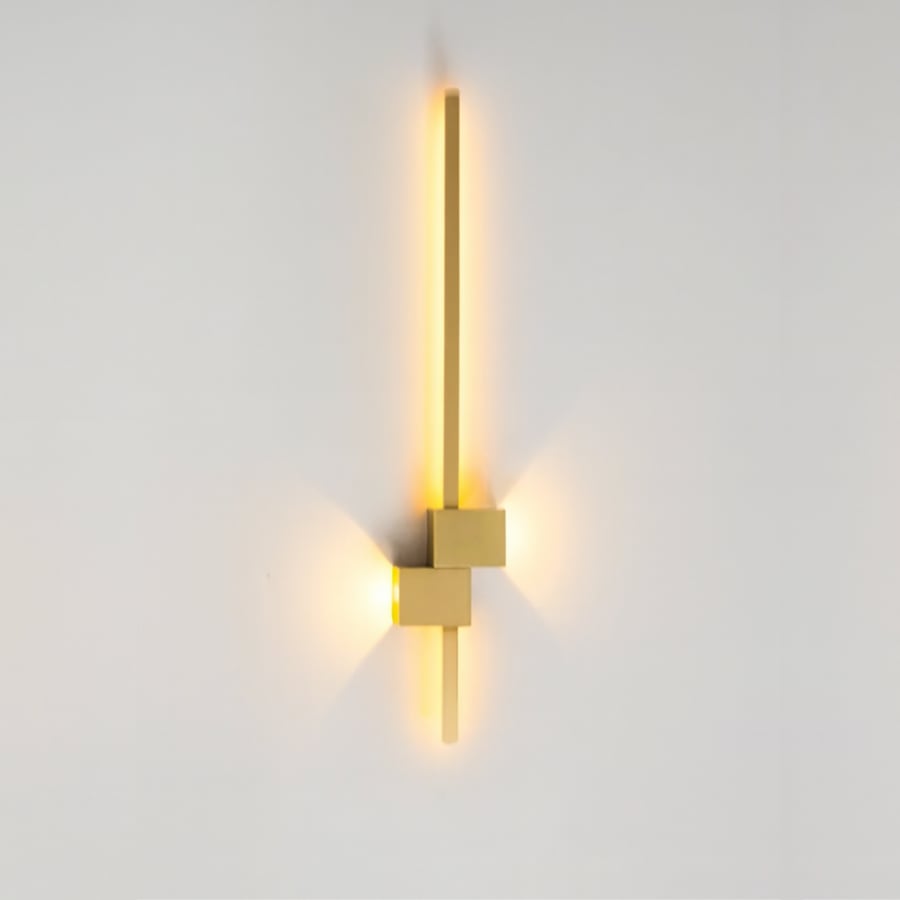 مصباح جداري LED ذهبي بتصميم بسيط
