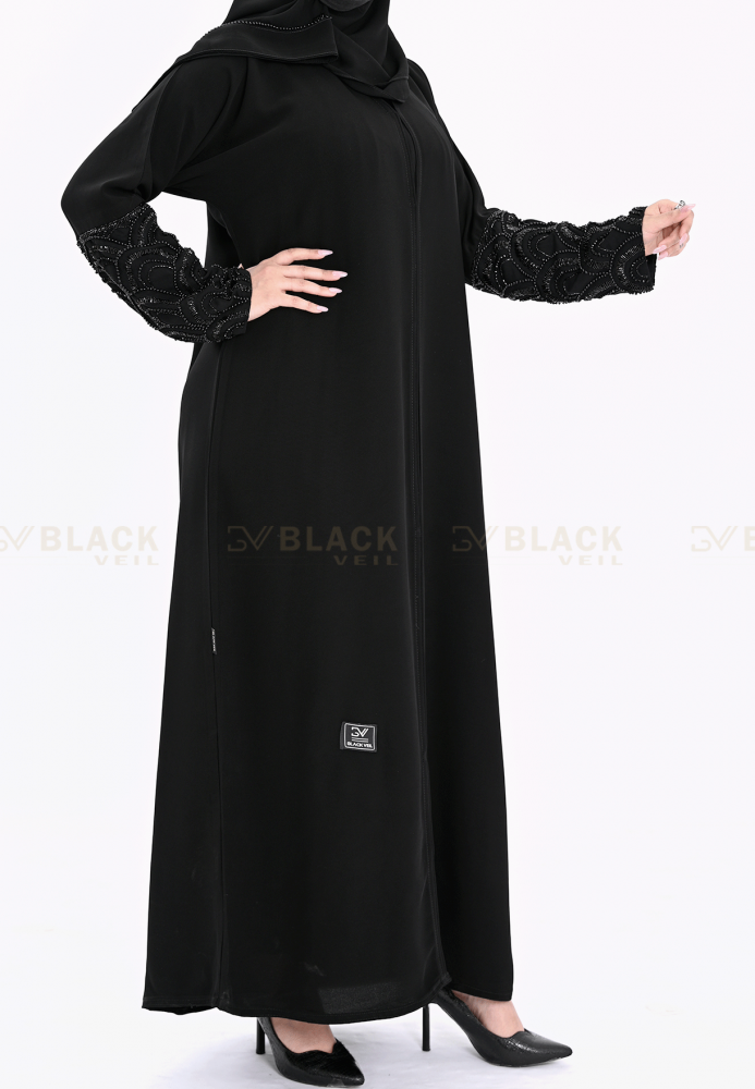 عباية كتف ملكي مطرزة