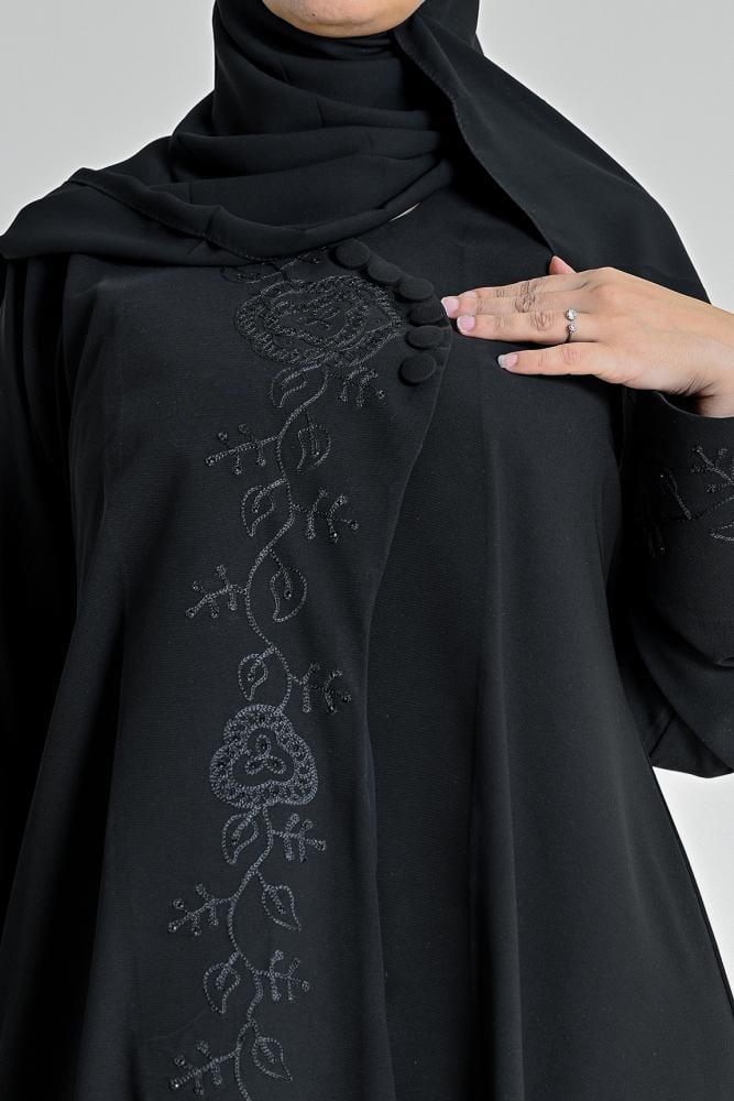 عباية الكريب الملكي السوداء بتطريز آري وأزرار ملبسة