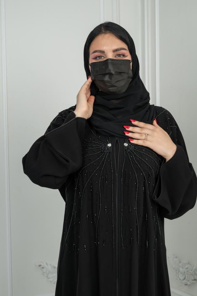عباية مطرزة