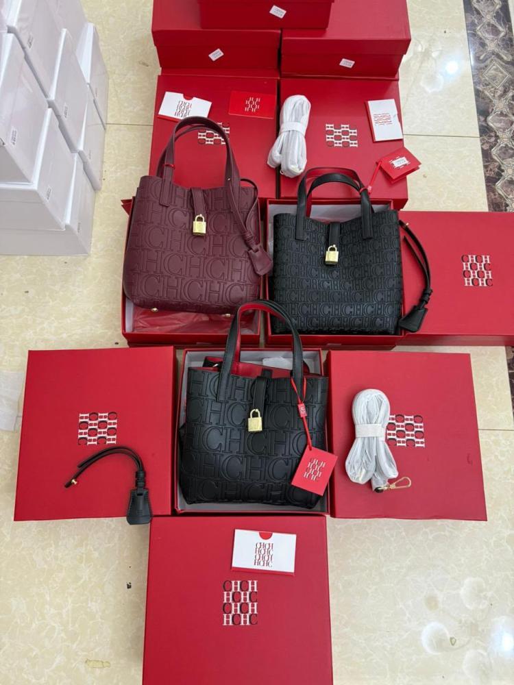 شنط ماركة سي اتش هاي كوالتي بعلبة الماركه