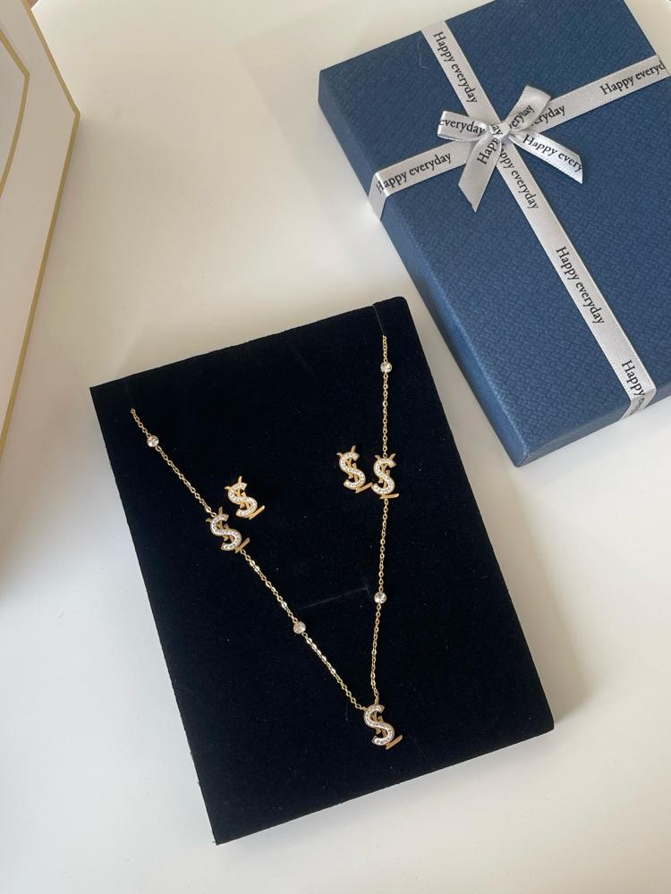 Women's Saloran necklace chain