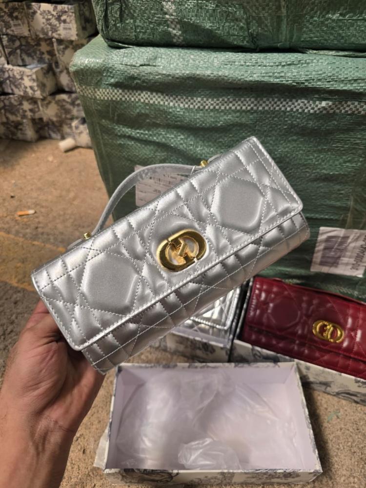 شنط ديور