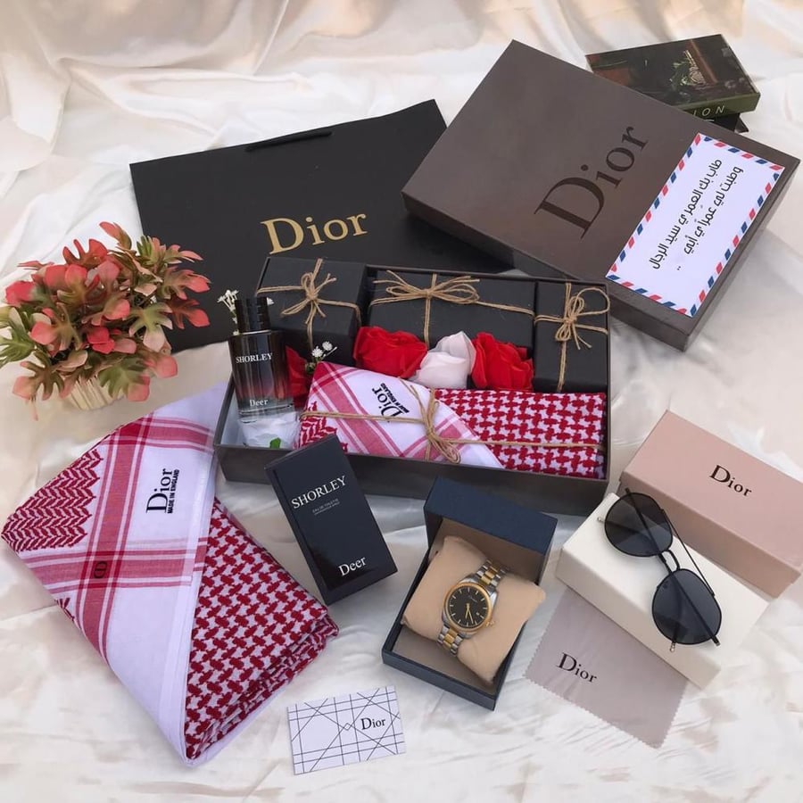 On the occasion of the 94th National Day, we present to you men's gifts