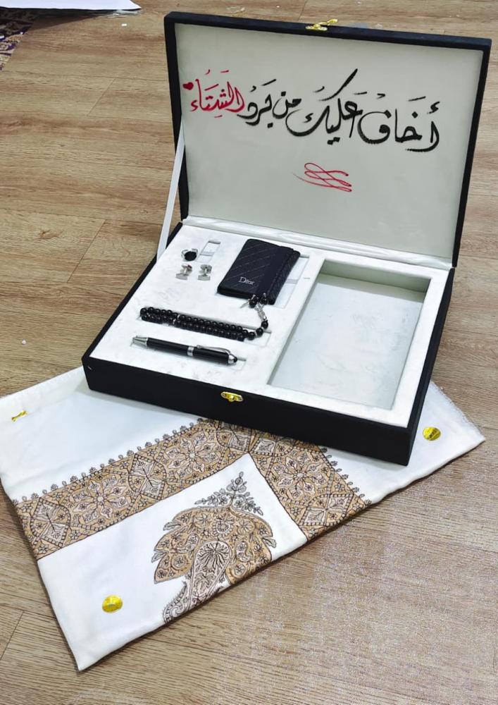 طقم رجالي