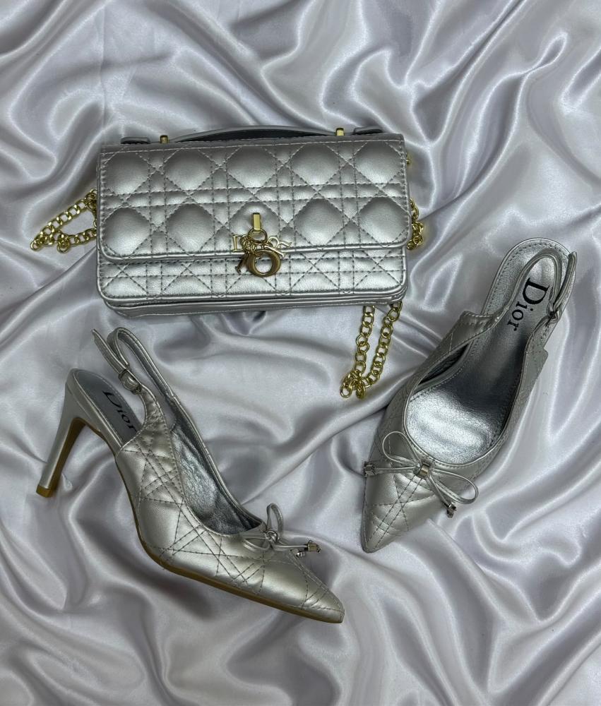 طقم شنطة وجزمة كعب نسائي هاي كوالتي | شنطة كابتونيه بسلسلة ذهبية وكعب مدبب – 17 لون